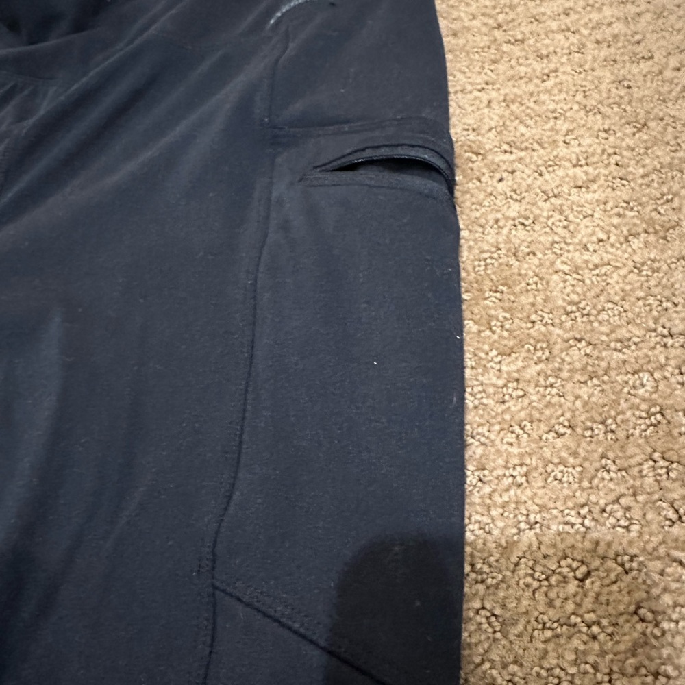 Eddie Bauer Black Capri Leggings - Picture 4 of 8
